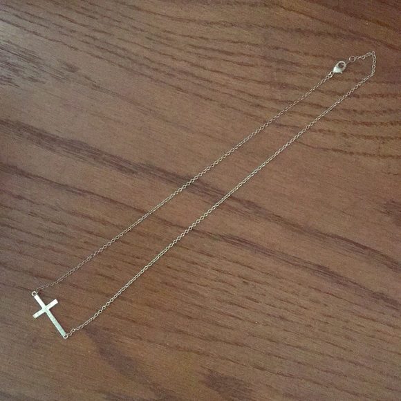 Silver cross necklace - Picture 1 of 1